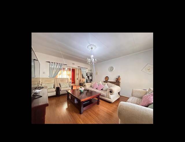 4 bed property to rent in ALLEN GROVE